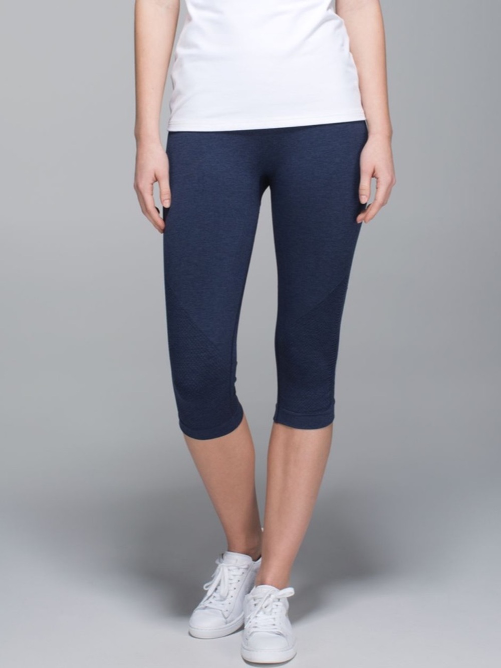 Lululemon In The Flow Crop II Heathered Deep Navy Seamless Leggings Size 6